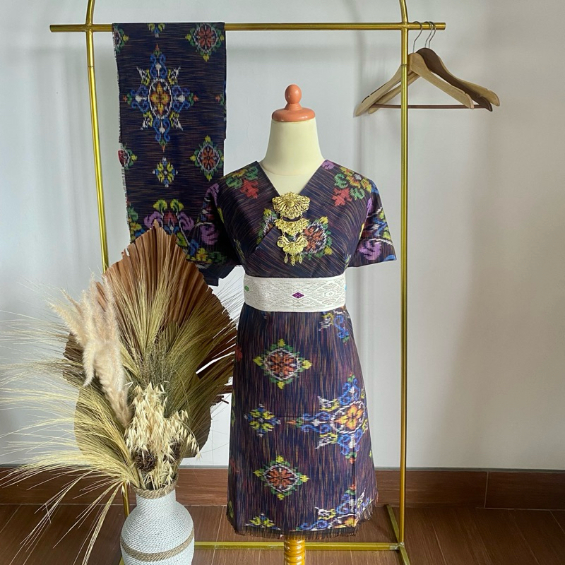 KAIN TENUN ENDEK KHAS BALI MOTIF DOUBLE IKAT CAKRA WARNA DASAR COKLAT KEUNGUAN GRINGSING