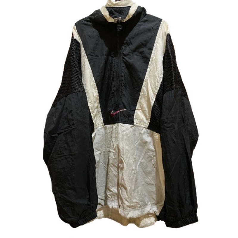 Jaket Nike parasut hitam putih ukuran L (used)