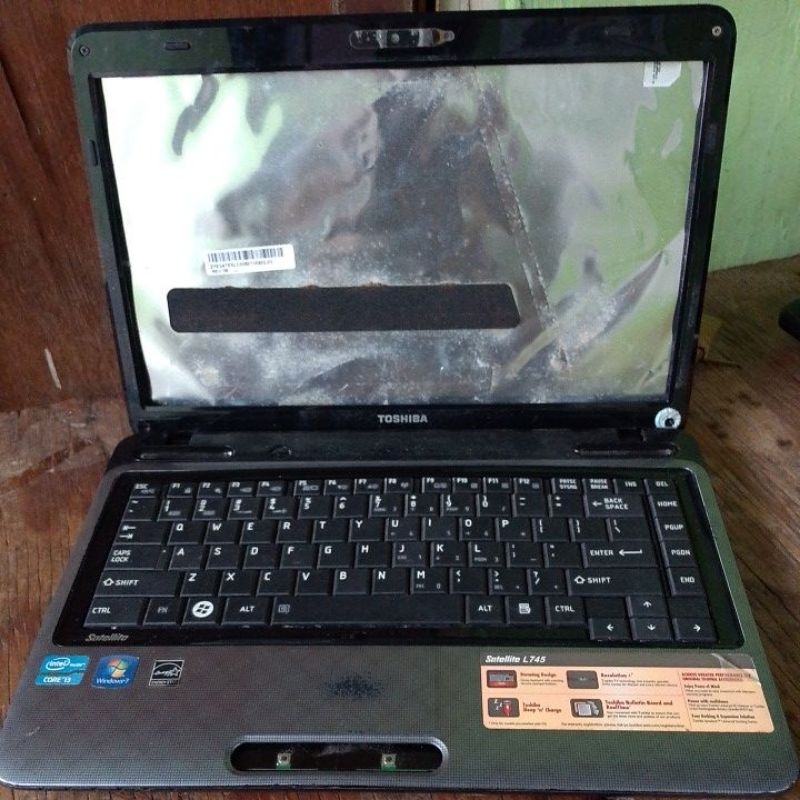 casing Toshiba L745 mulus layak pakai