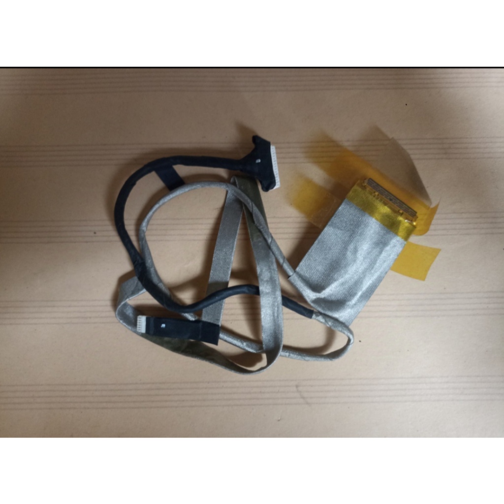 fleksibel lcd laptop samsung 270E