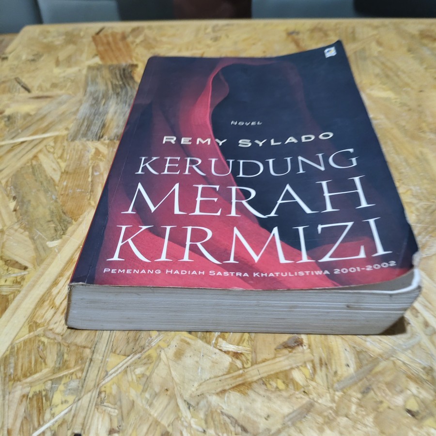 Novel Kerudung Merah Kirmizi