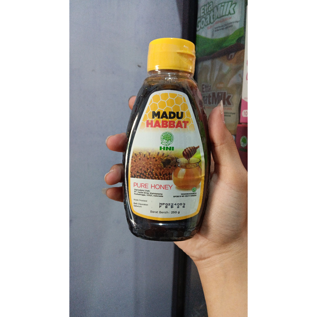 

MADU MENYEHATKAN - MADU HABBAT - MADU 100%