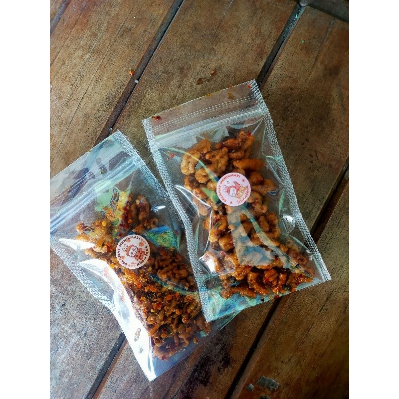 

kripik usus pedas daun jeruk & original