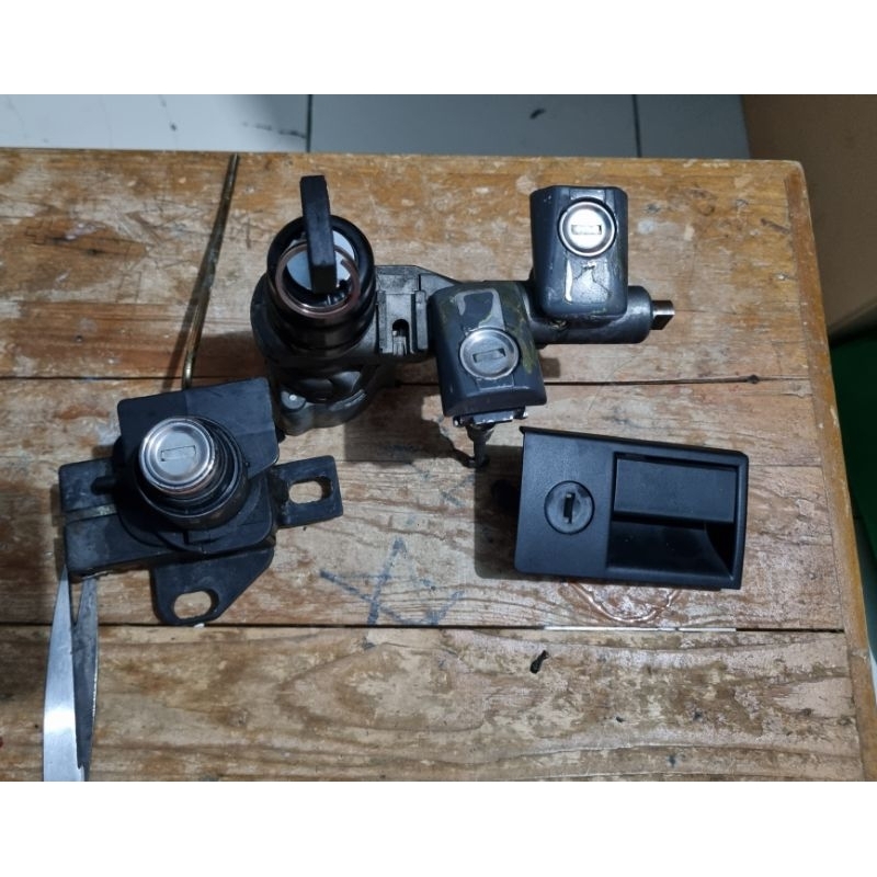 Kunci set lengkap mercedes benz W124 copotan