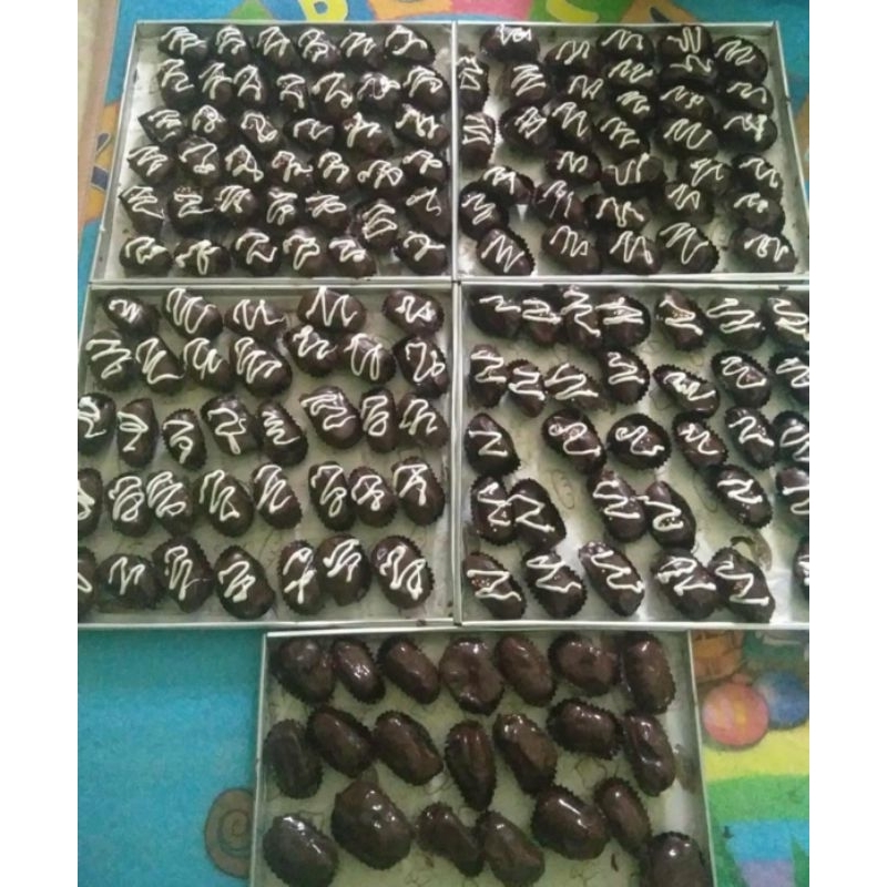 

Kue kurma coklat kemasan 500gr