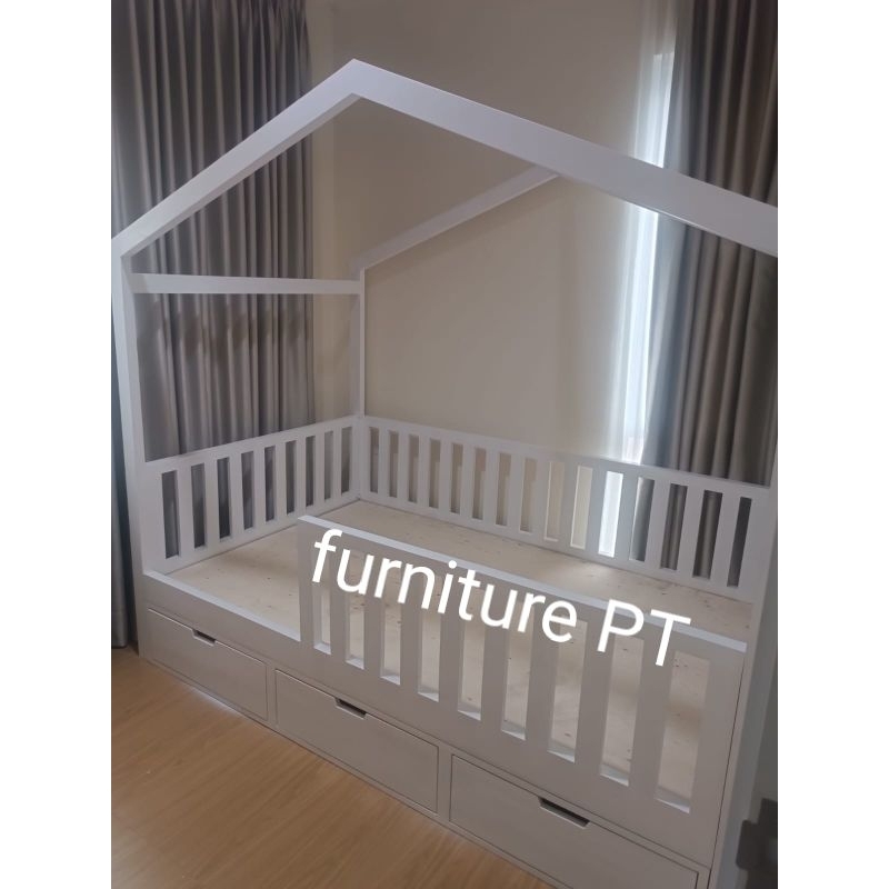 tempat tidur anak dipan kayu jati Belanda cat Duco putih