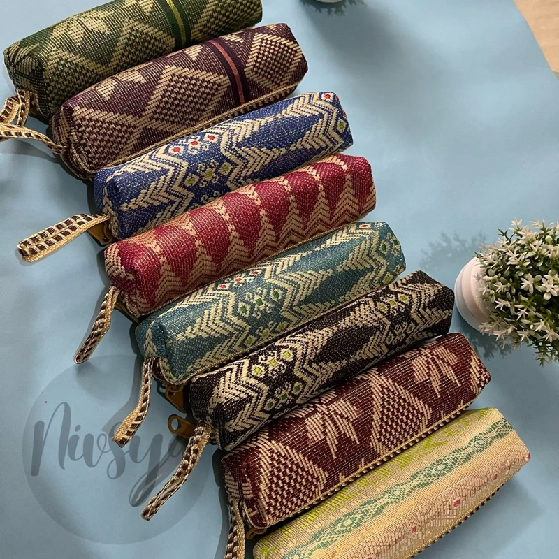 

Tempat Pensil Tabung Bahan Songket Motif Etnik Tempat Pensil Anak Sekolah