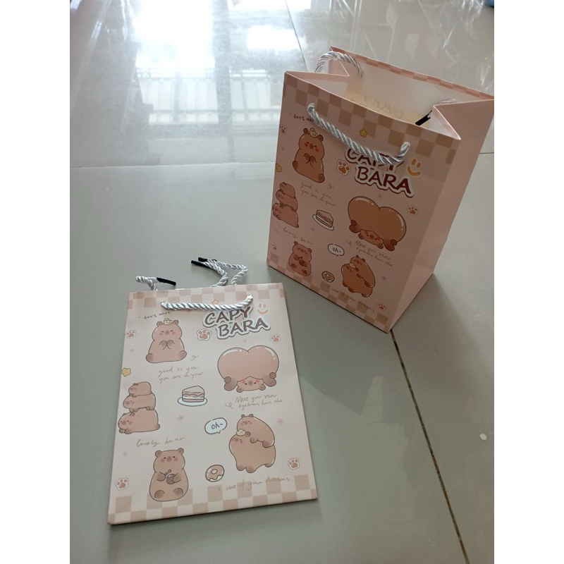 

PAPERBAG CAPYBARA 19,5 x 14,5 cm