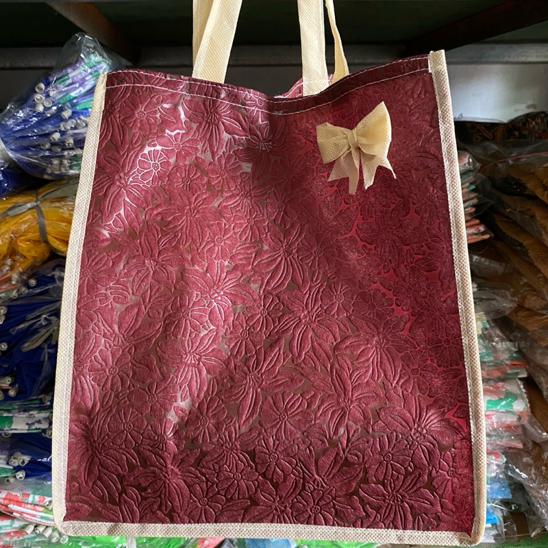 

tas hajatan tas batik embos tas bunga hajatan ( 22x22 ) box kotak embos 22x22