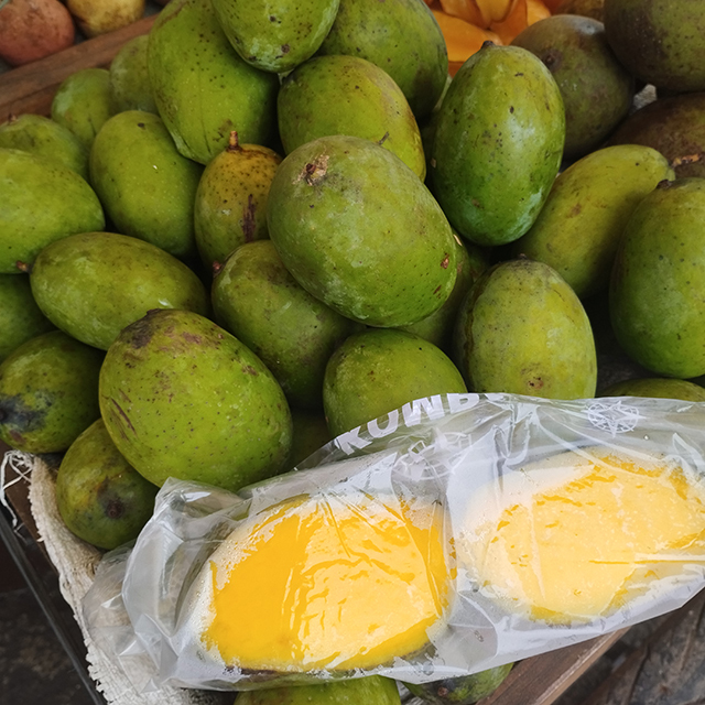 

buah Mangga kweni kuweni kuwini kaweni