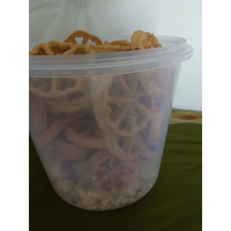 

peyek kembang goyang isi 500 gr (toples 10 L)