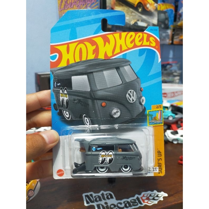Hot Wheels Kool Kombi Moon Eyes