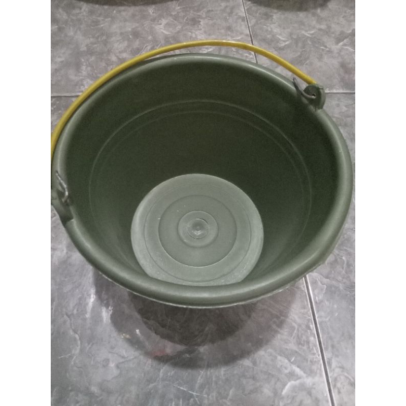 Ember kecil 1,5 galon / ember plastik kecil