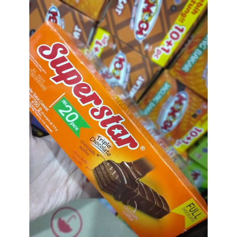 

Superstar Triple Chocolate/wafer stik coklat