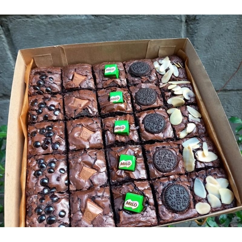 

Brownies Shiny Crust (Fudgy) - Dark Chocolate Premium