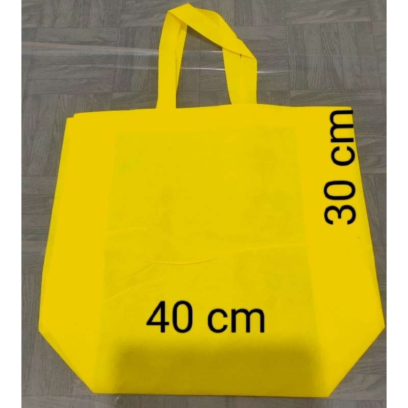 

Goodie bag Landscape ukuran 40x30x14 Kuning Polos