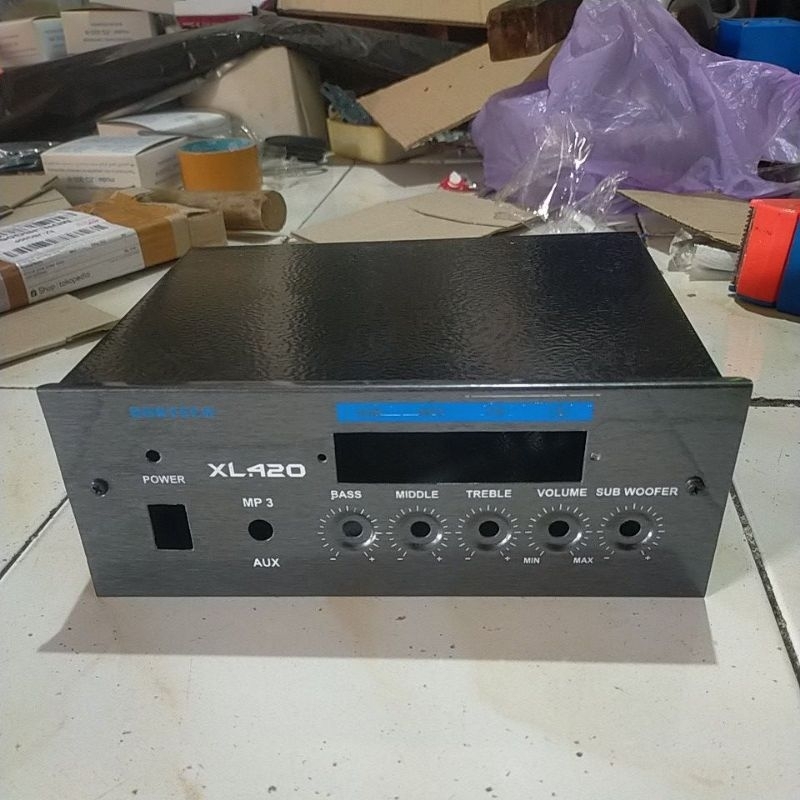 box amplifier XL 420 plus lubang USB BOSTECH