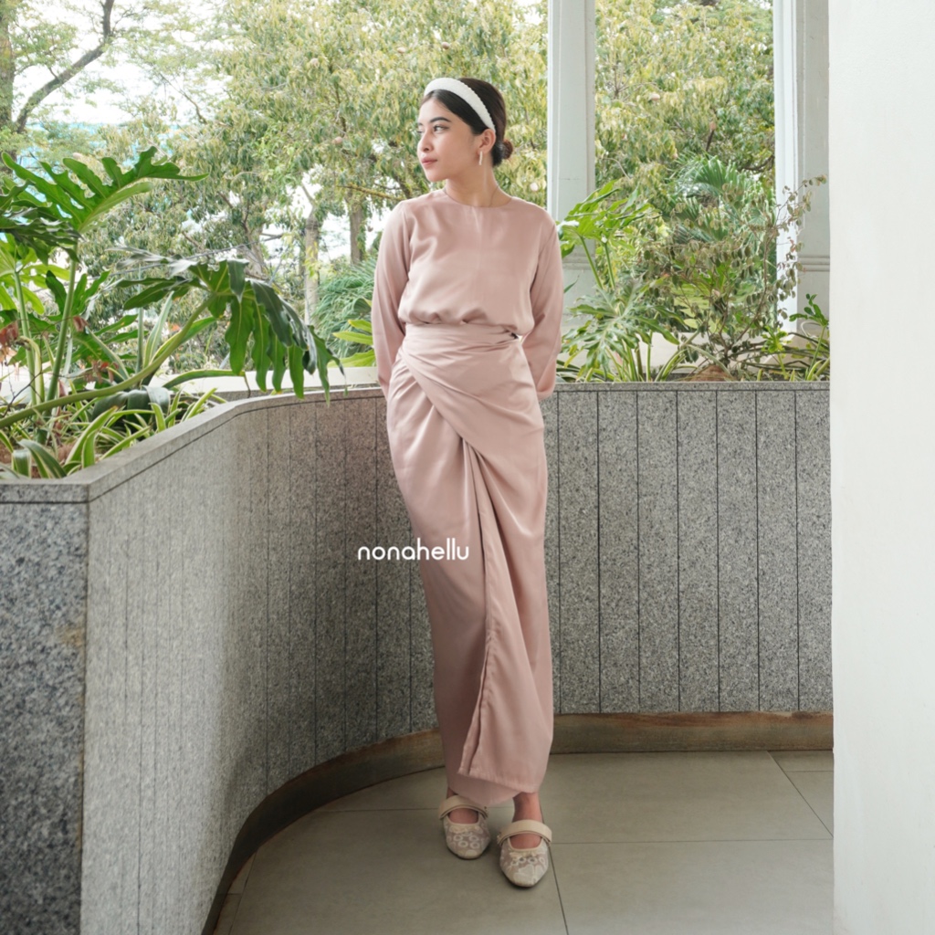 ALEIA SATIN SET - BLOUSE SATIN - TANKTOP SATIN - ROK SATIN - INNER SATIN