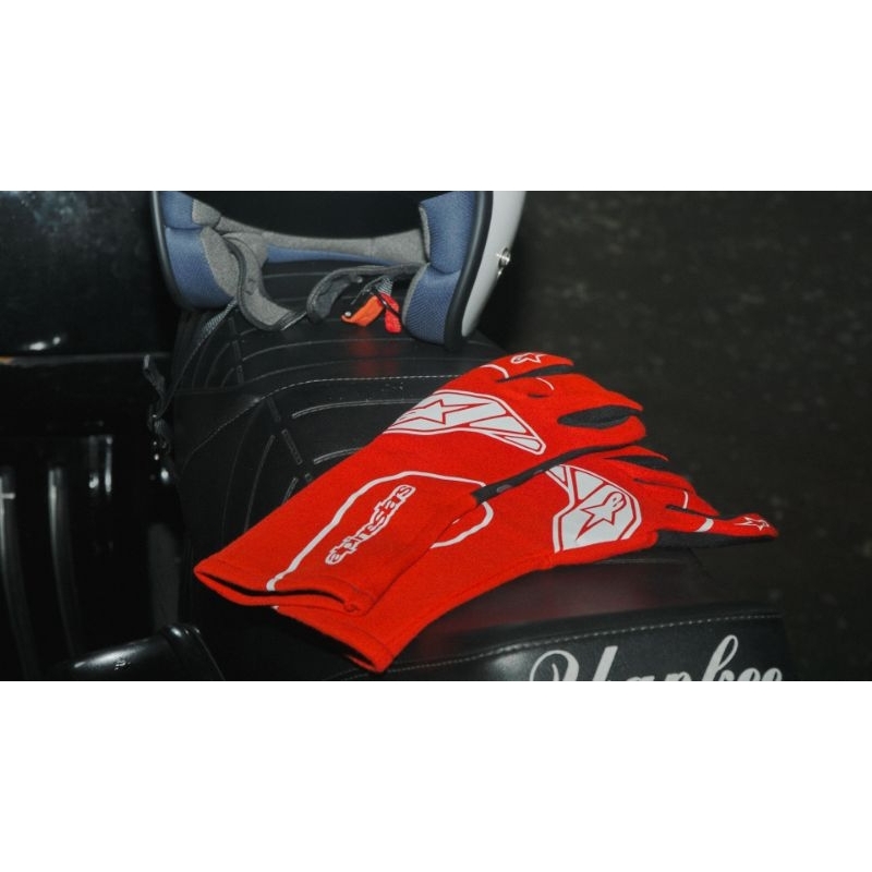 Alpinestars Tech-1 Start V2 race gloves
