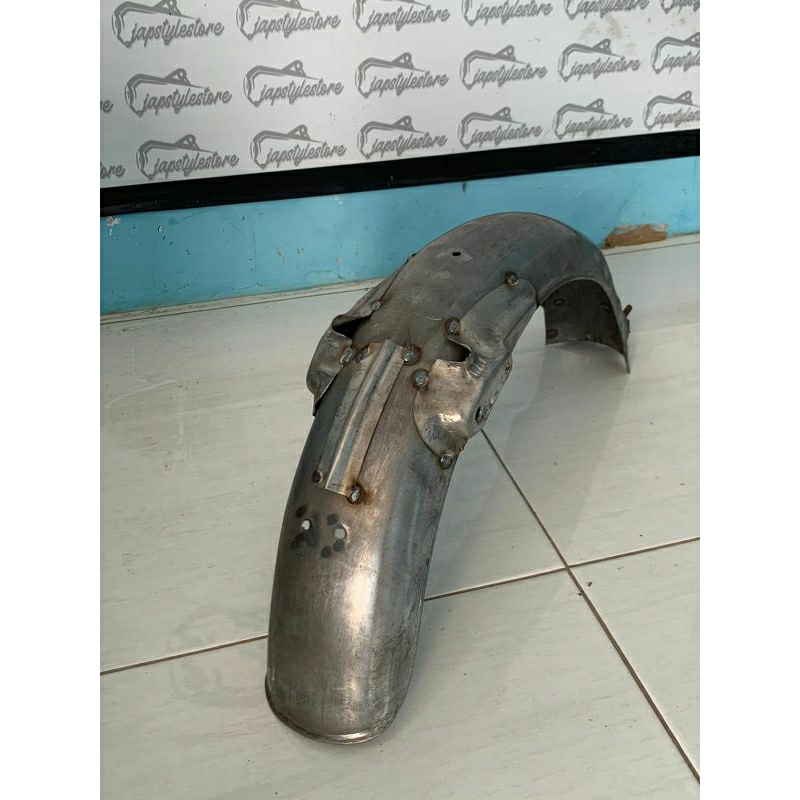 SLEBOR BELAKANG CB PRES KUDUS