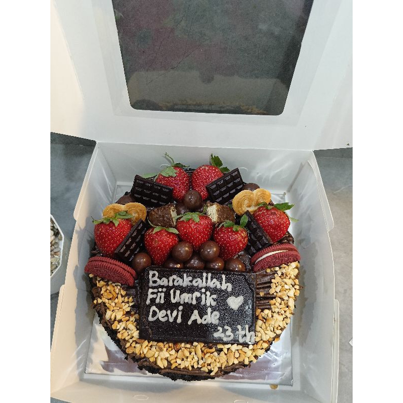 

Birthday cake bulat diameter 20cm | brownies ulang tahun