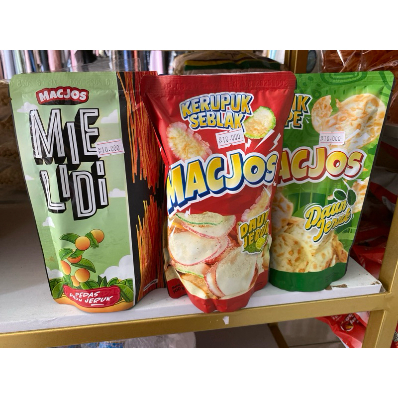 

Aneka varian snack Macjos 100gr