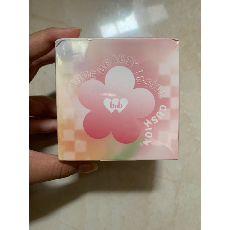 BNB TRUE BEAUTY INSIDE CUSHION SHADE 002 (IVORY BLOSSOM BUD)