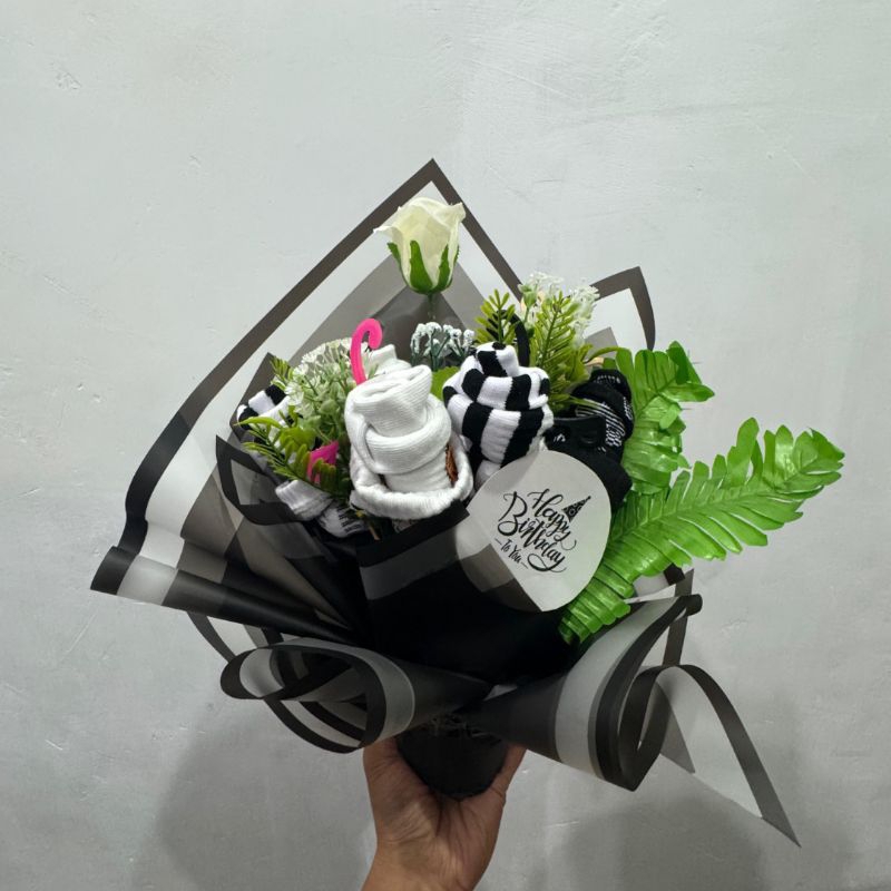 

Bucket Bunga, Bucket Bunga Kaos Kaki