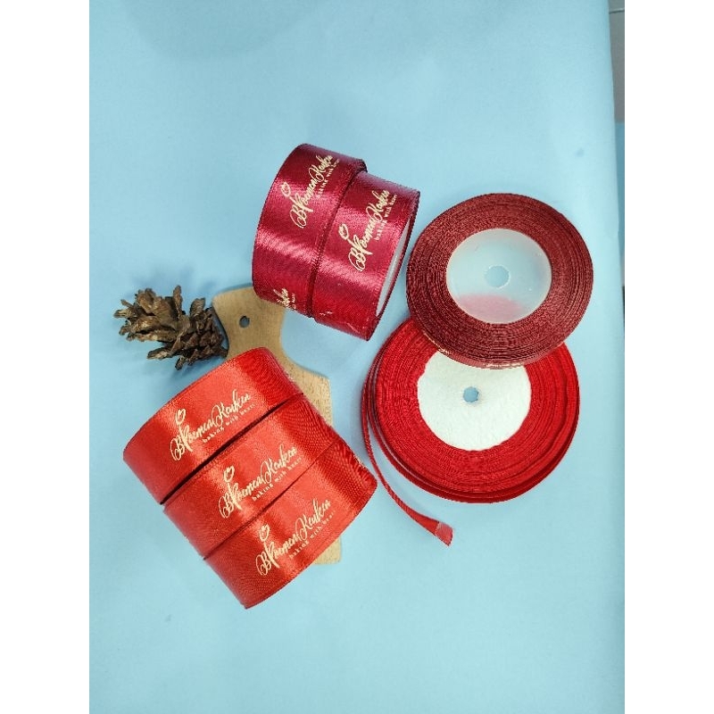 

Pita Souvenir, Pita Kado, Pita Hampers, Label Pita Saten, Package Minimal 5 Roll