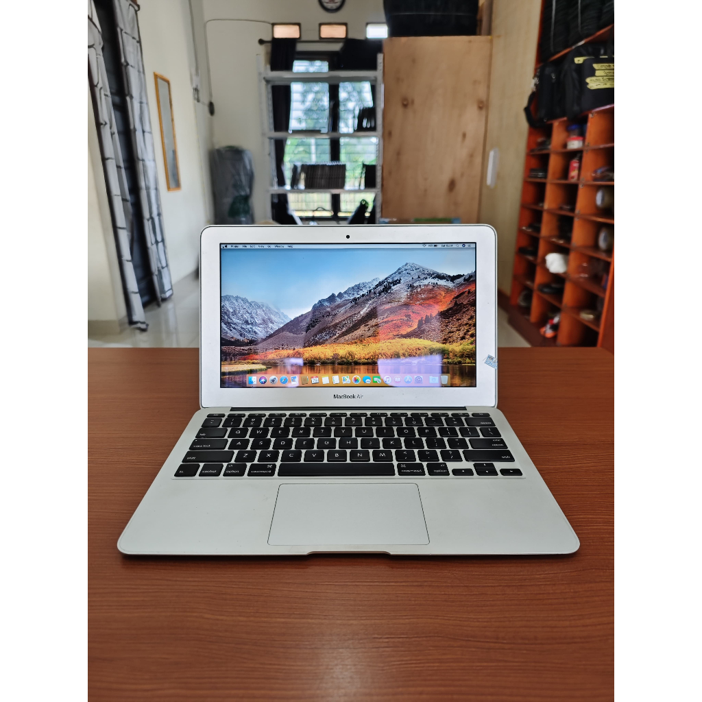 LAPTOP MACBOOK AIR 2011 / LAPTOP RAM 2 SSD 128 / LAPTOP SECOND BERKUALITAS