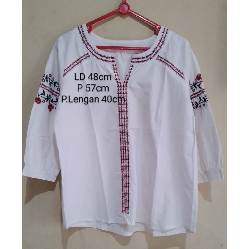 hem putih cewek motif bordir