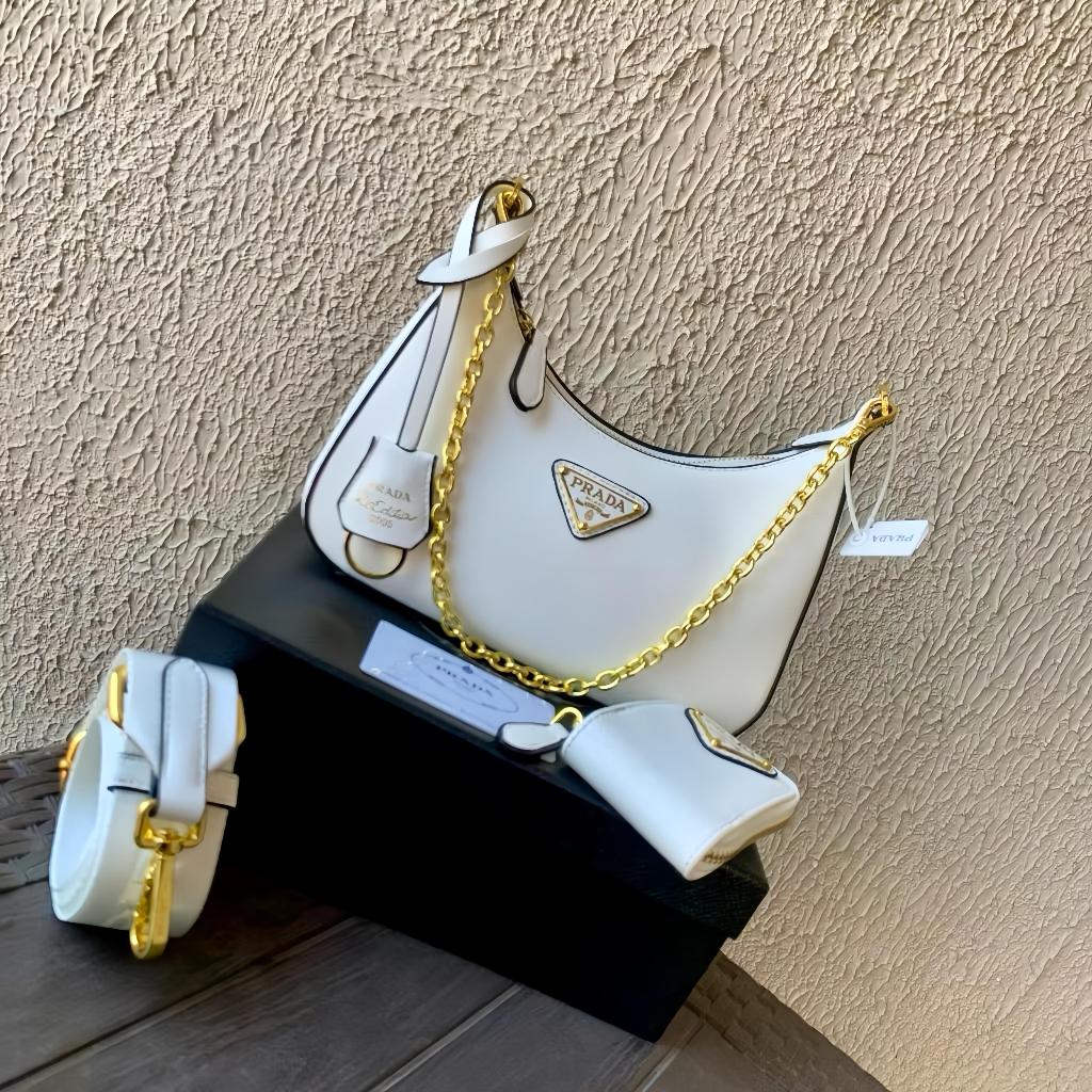 Prada Tas Tangan Kulit Putih dengan Rantai Emas