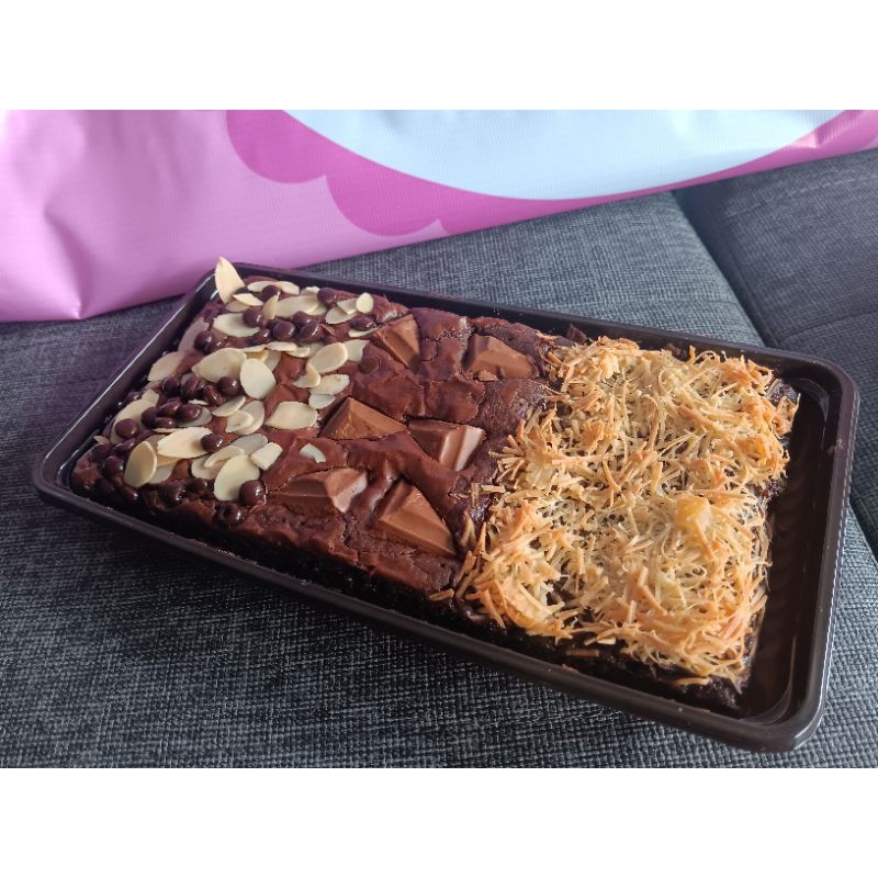 

Fudgy Brownies mix1 (20x10)