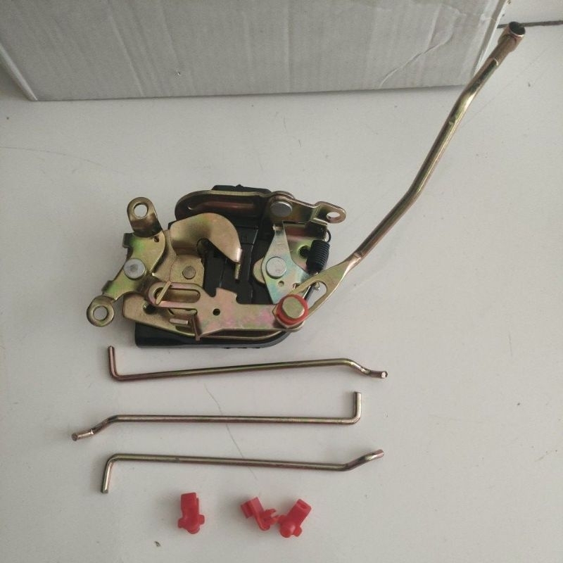 Door Lock Pintu Depan Tengah Kiri Futura T120SS mobil Kuni pintu