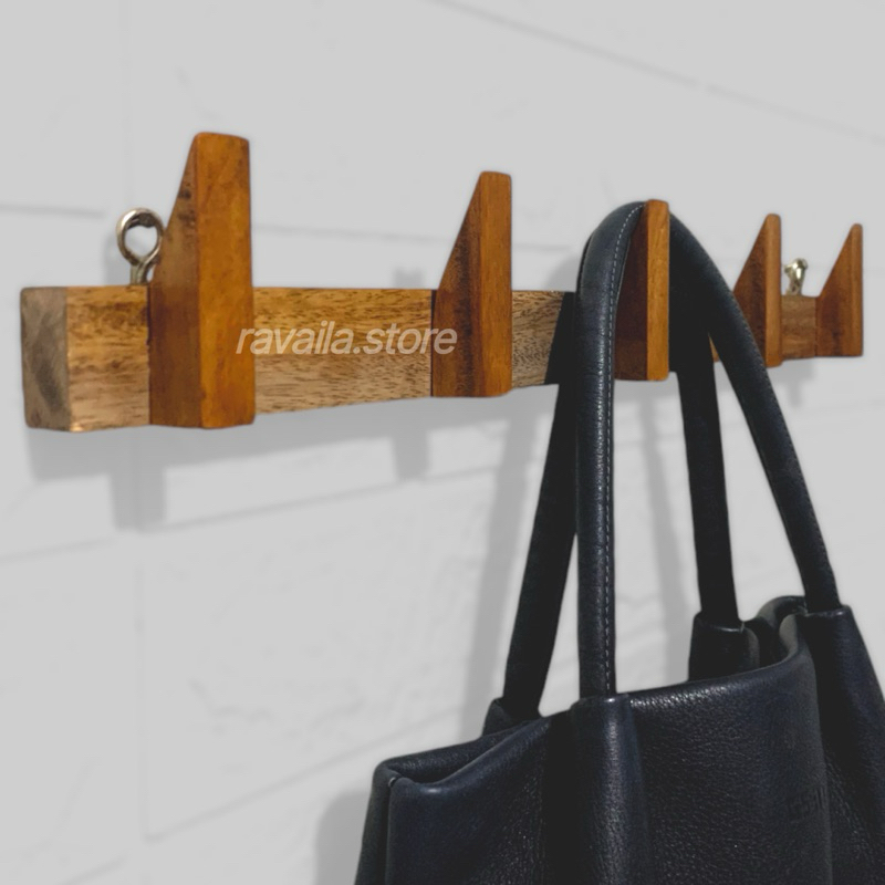 Gantungan baju kapstok kayu aesthetic