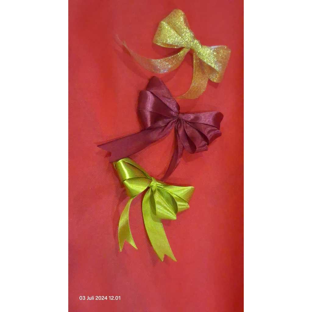 

Pita Hampers ,Pita kado ,Pita Parcel,Pita Souvenir (3 lipat)