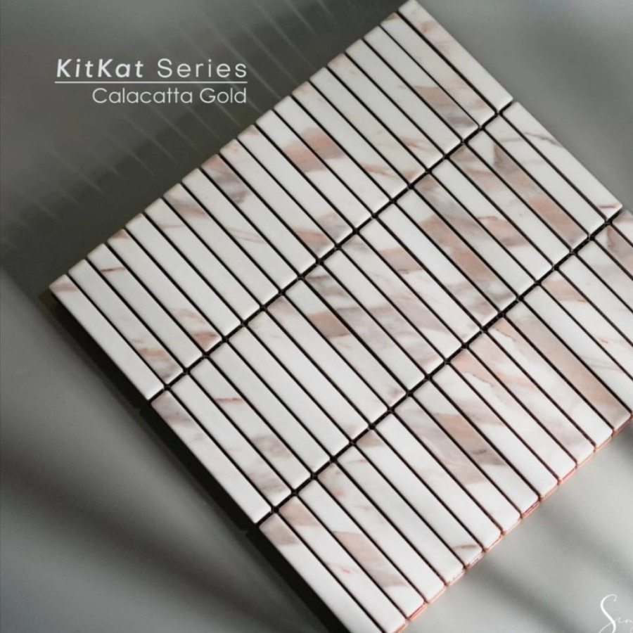 Singres Tiles - Calacatta Gold Kitkat Mosaic Tiles