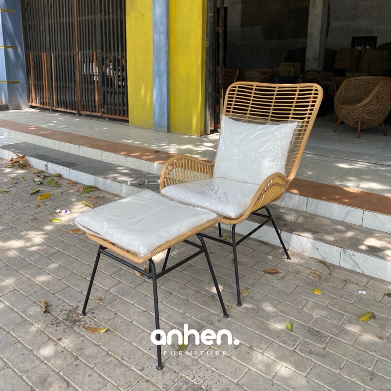 Kursi Santai Rotan Sintetis / Kursi Malas Outdoor Rotan Sintetis