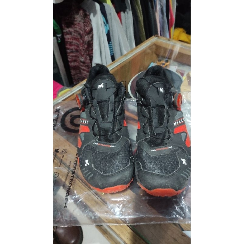 sepatu gunung millet