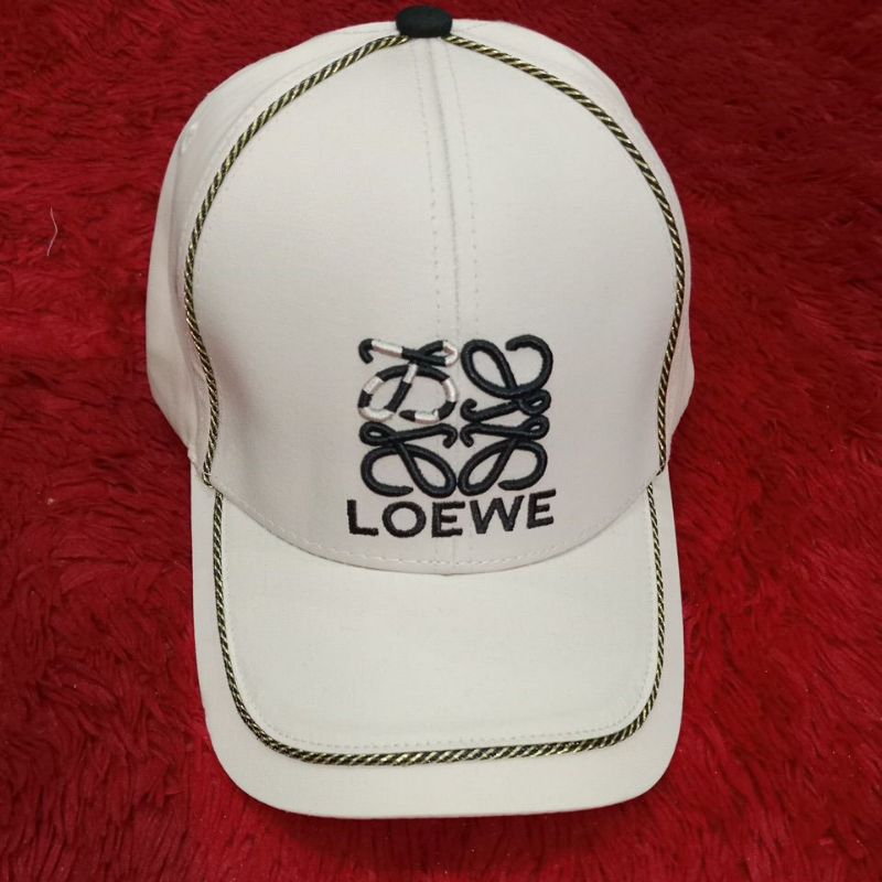 Topi cream loewe