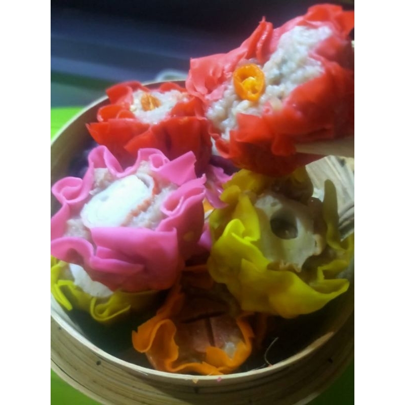 

Dimsum Full daging Ayam Berbagai Topping