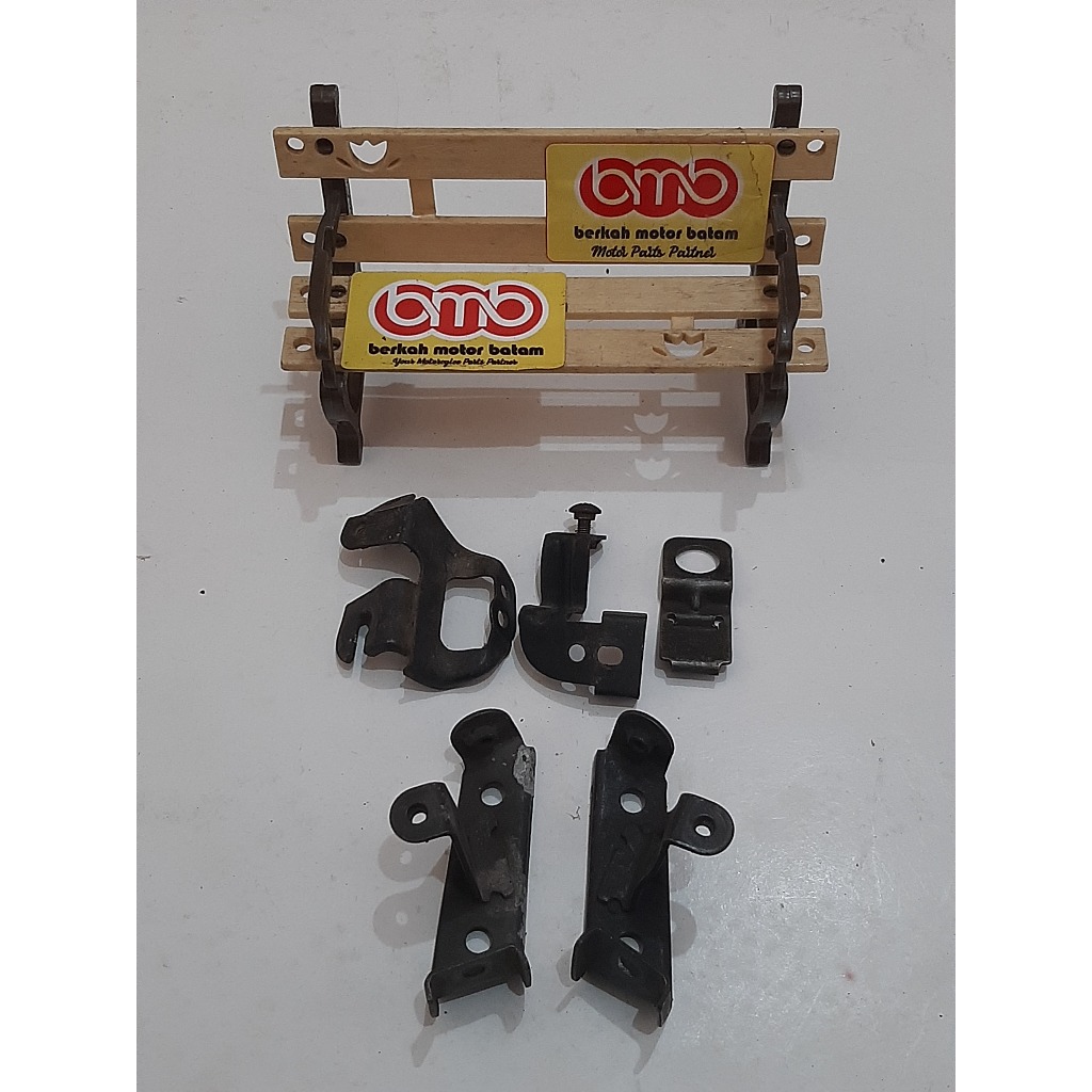 (61) Honda NSR 150 SP breket bracket cover sayap kanan kiri fairing set original bekas