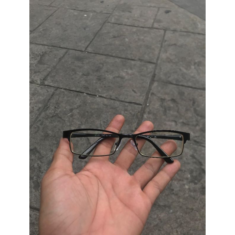 Kacamata second original Vogue