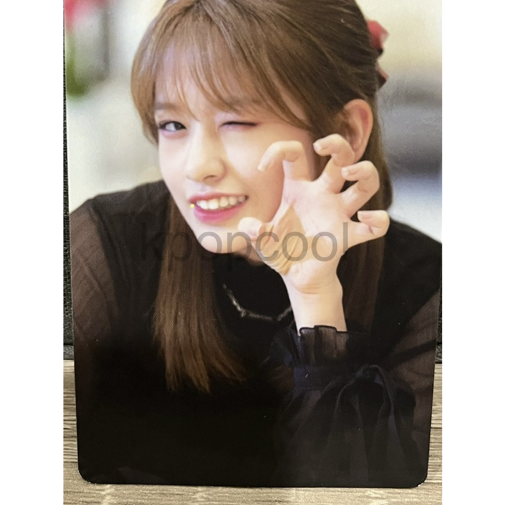 OFFICIAL PHOTOCARD AHN YUJIN EYES ON ME
