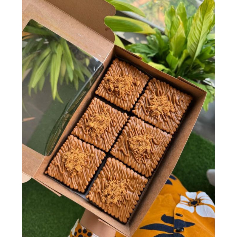 

[GLUTEN FREE][BISA CUSTOM]Brownies Fudgy Dark Chocolate LOTTUS / Hampers Kue Ulang Tahun/Brownies panggang/kue/Brownis/Hampers lebaran Idul fitri/Kue lebaran/Jajan Lebaran BY FAVOTE BAKERY