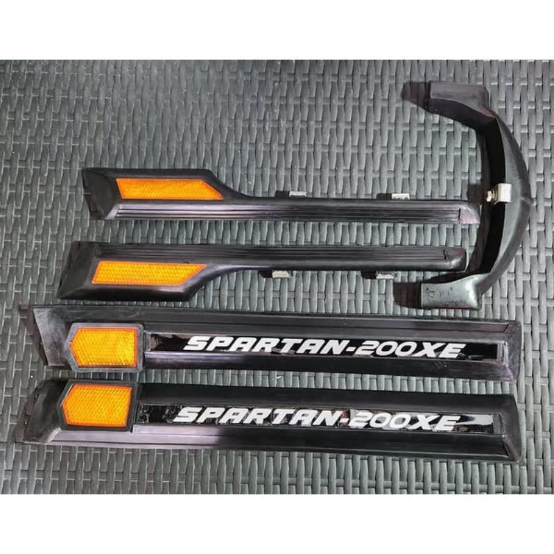 karet body trim vespa spartan