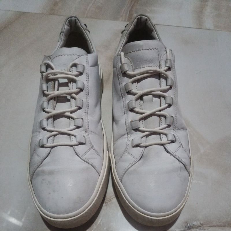 Sepatu TODS Mantan
