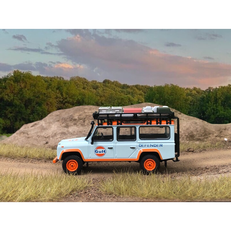 Mini GT Land Rover Defender 110 Gulf