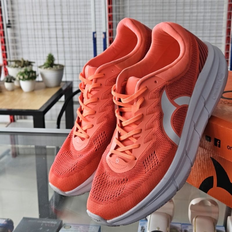 Sepatu Running Lari Ortuseight Hyperfuse 1.4 Bekas