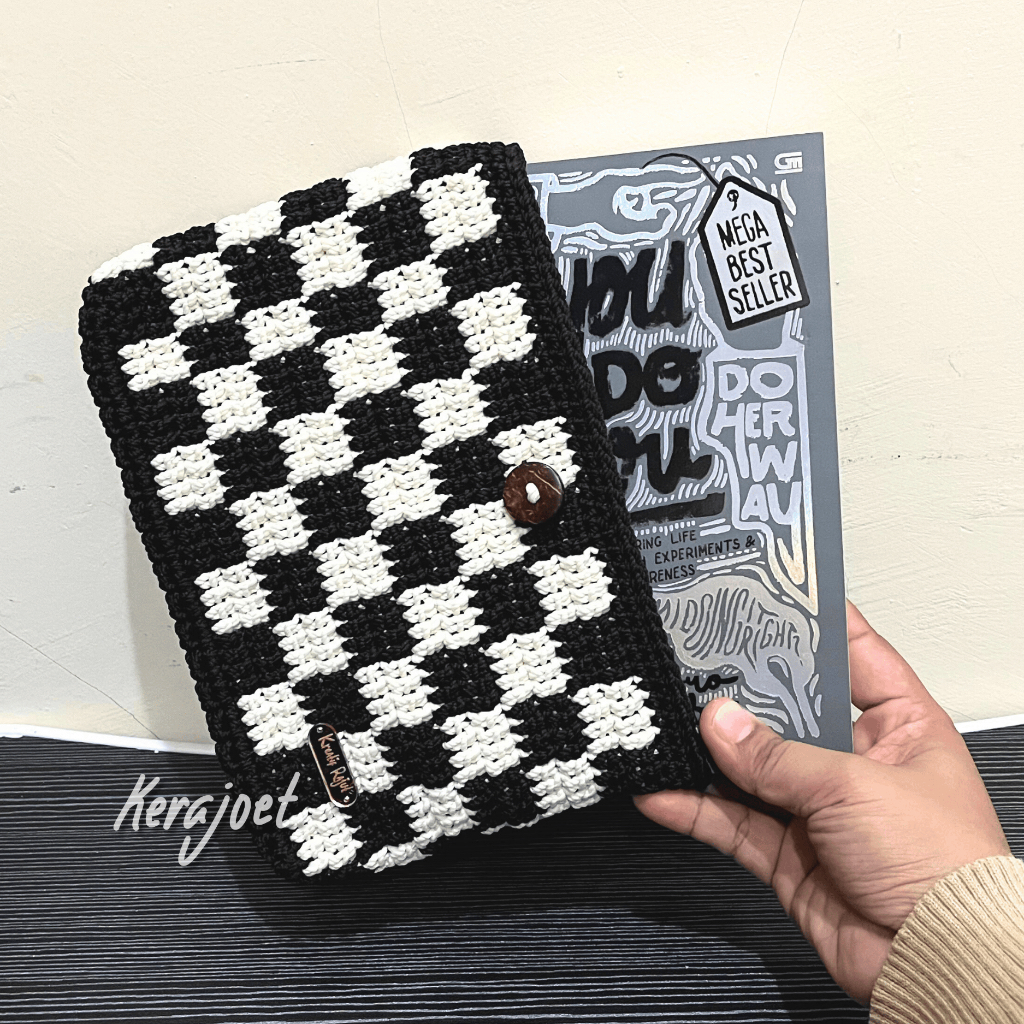 

Crochet Book Cover/Sleeve book/Sarung Buku Rajut